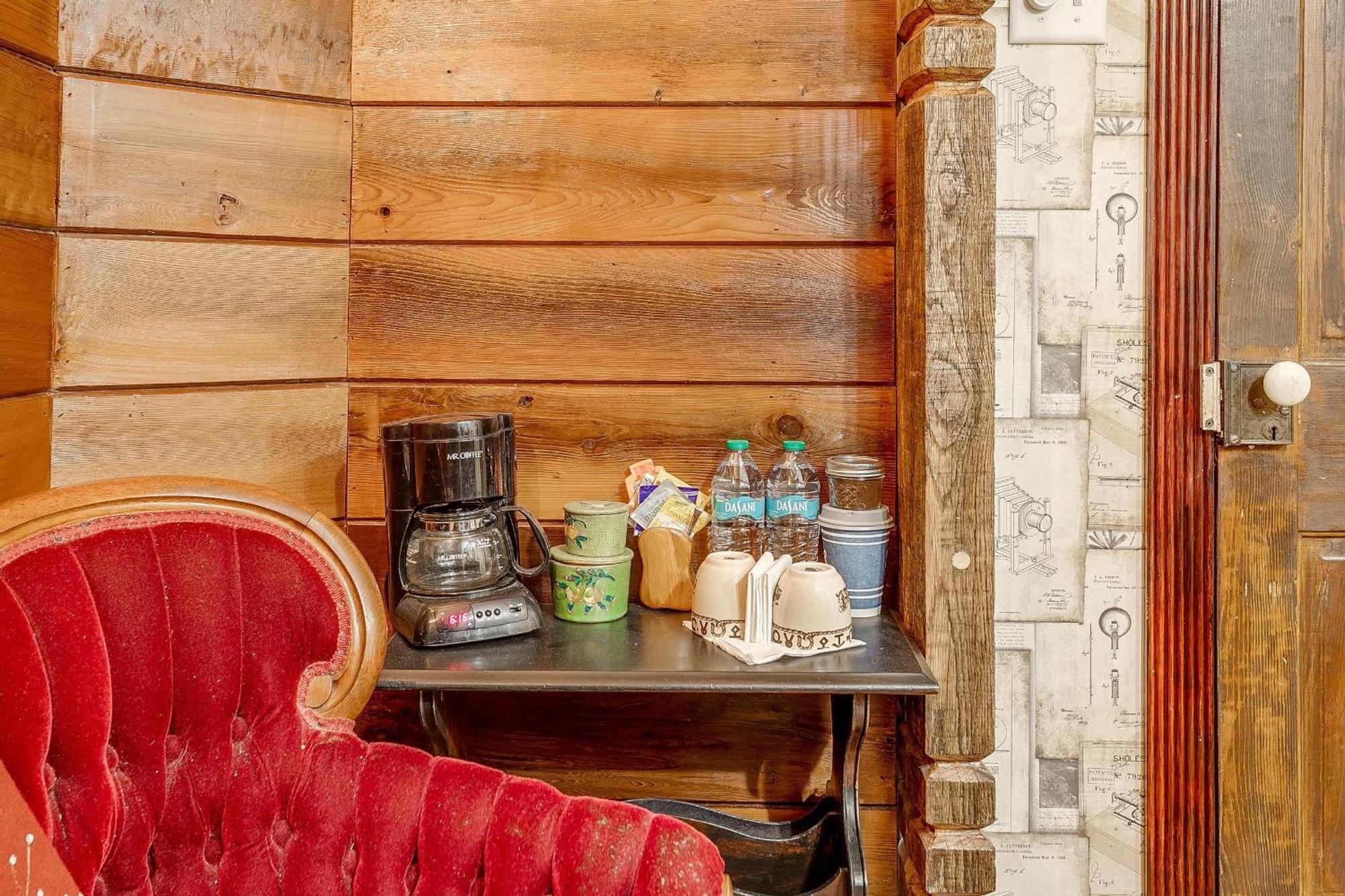 The Gallery House Boutique Hotel Stephenville Esterno foto