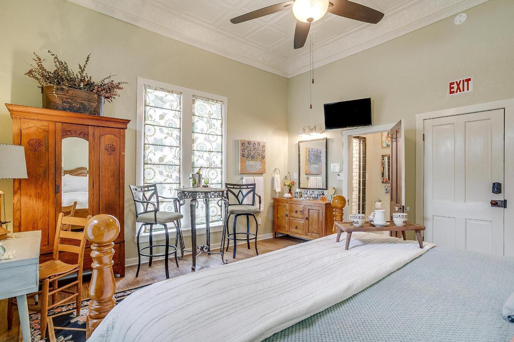 The Gallery House Boutique Hotel Stephenville Esterno foto