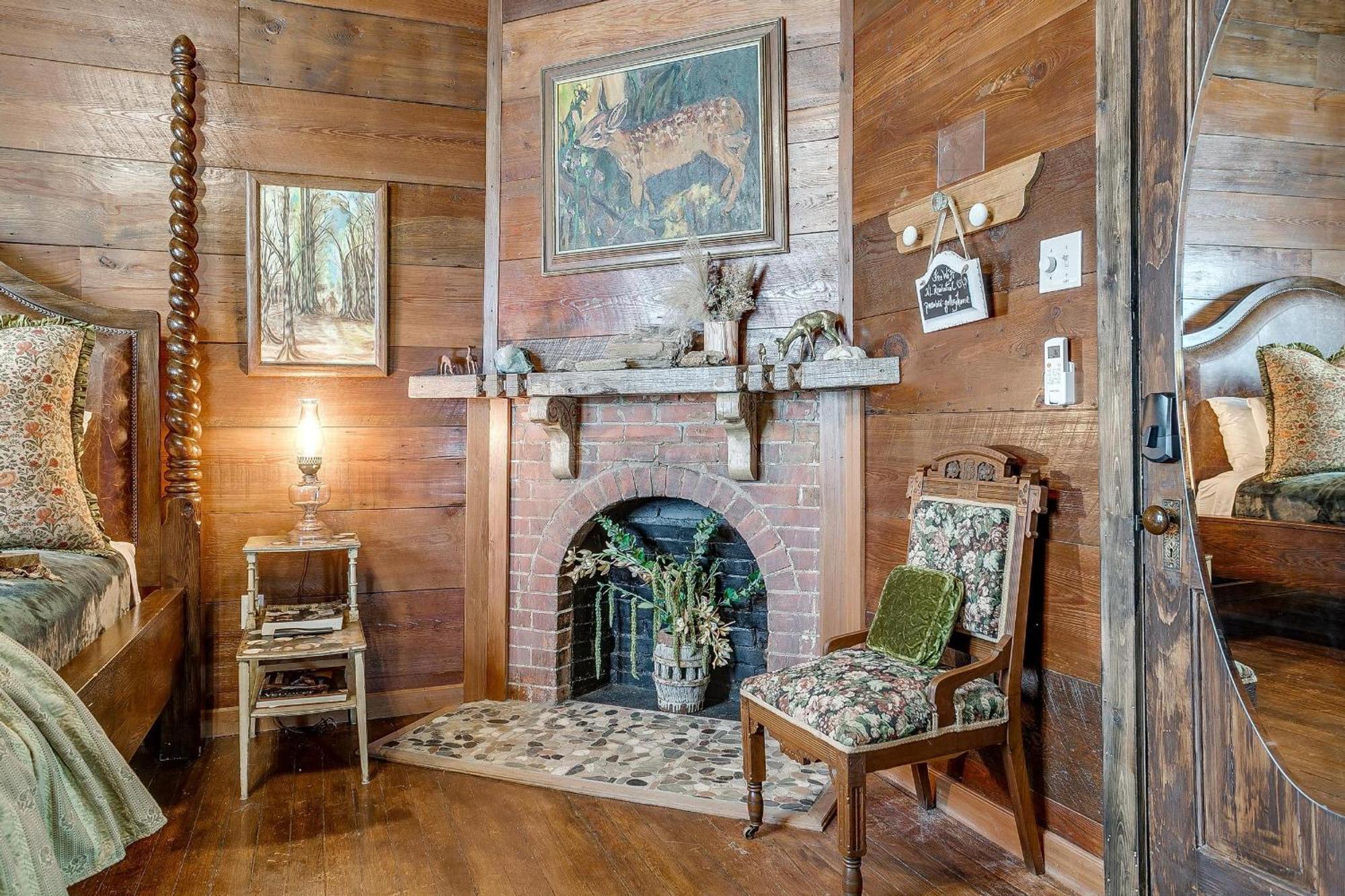 The Gallery House Boutique Hotel Stephenville Esterno foto