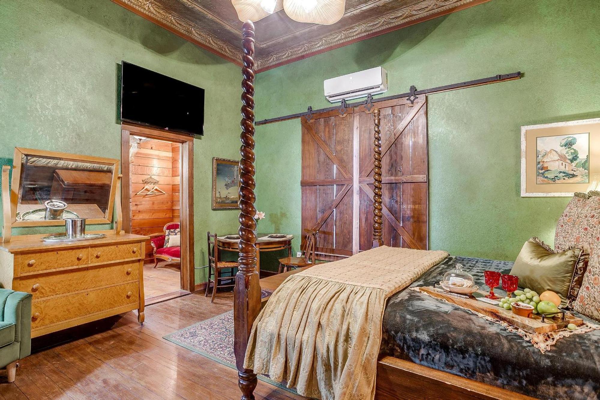 The Gallery House Boutique Hotel Stephenville Esterno foto