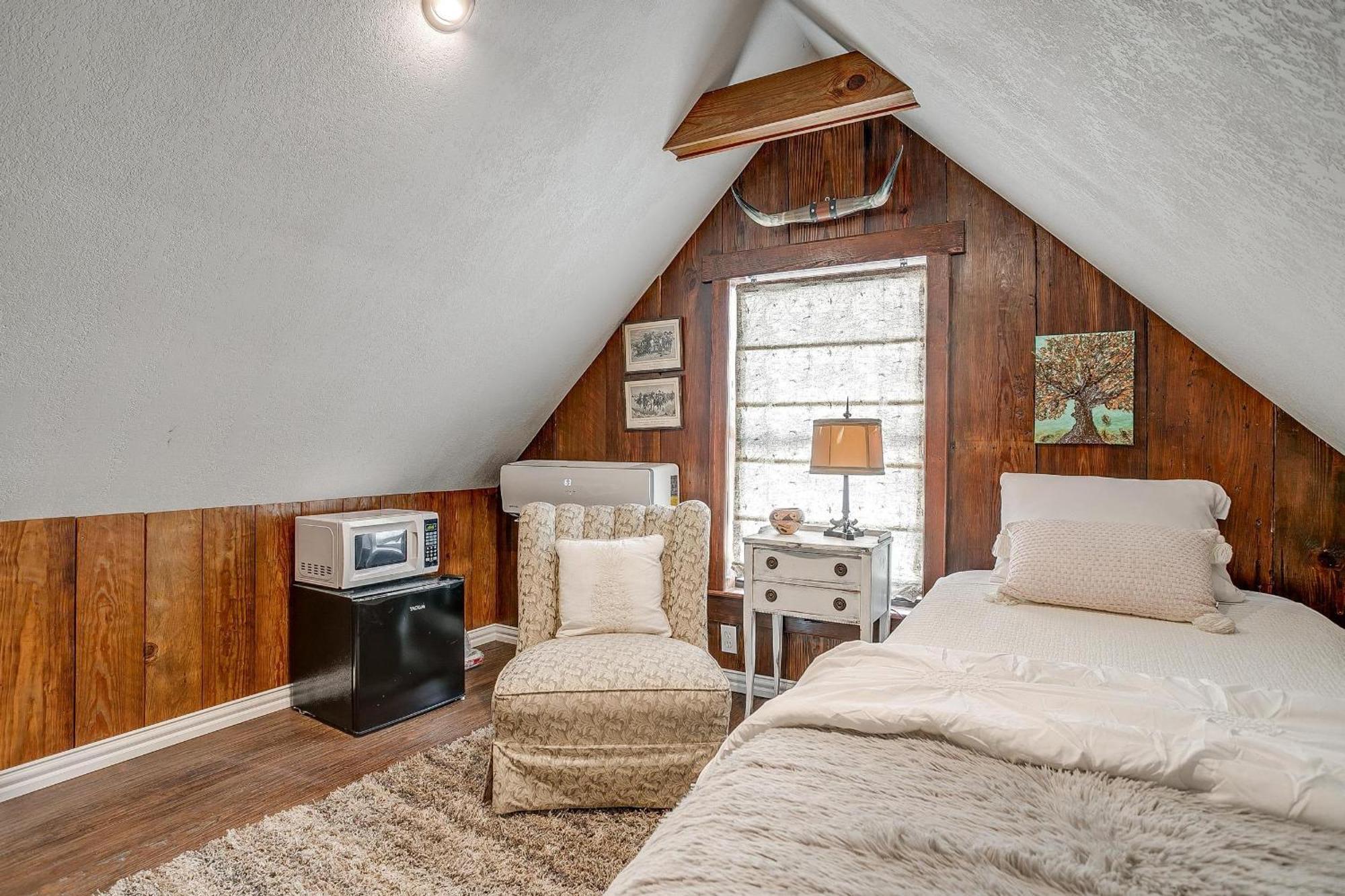 The Gallery House Boutique Hotel Stephenville Esterno foto